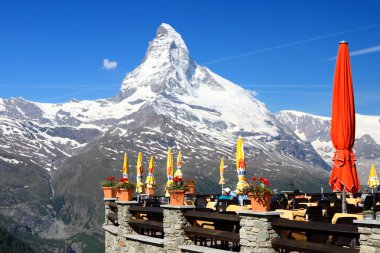 büyük bir hava ile dağ matterhorn altında Güneş Terası