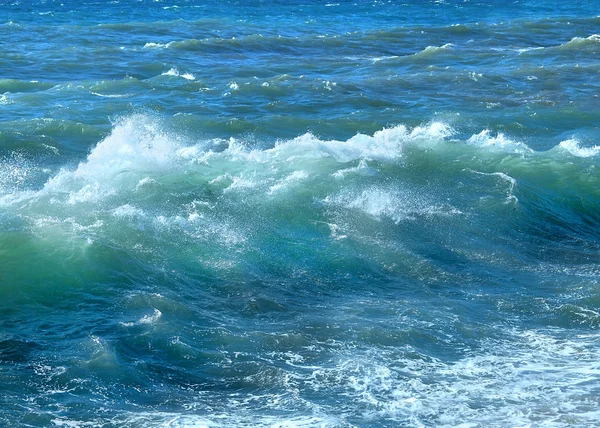 海岸附近海洋波 — 图库照片