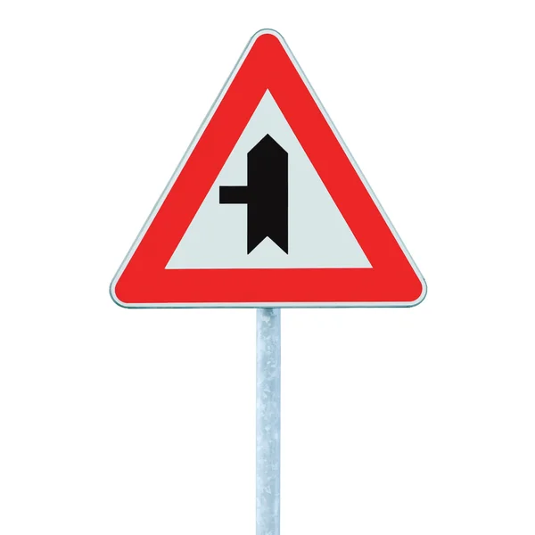 Kruispunt waarschuwing hoofdweg bord met paal, links, geïsoleerd — Stockfoto