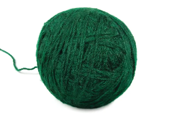 Természetes zöld finom gyapjú labdát, és elszigetelt clew makró Vértes szál — Stock Fotó