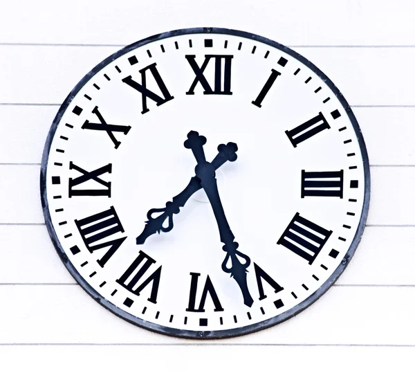 Old architecture analogue church clock showing time — Stock Photo, Image
