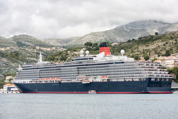 stock image Luxury big cruiser sea transport at marine