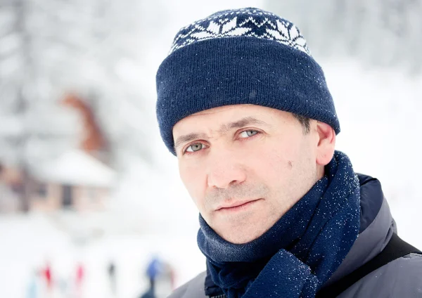 soğuk kış kar adam açık portresi