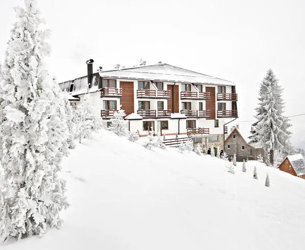 冬の休日の観光宿泊施設アパート家 — ストック写真
