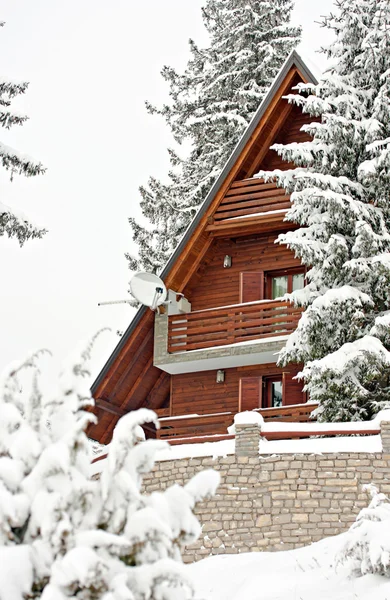 Casa de alojamiento turístico para vacaciones de invierno — Foto de Stock