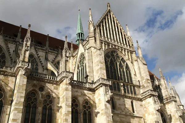 Architectuur van de kathedraal van regensburg — Stockfoto