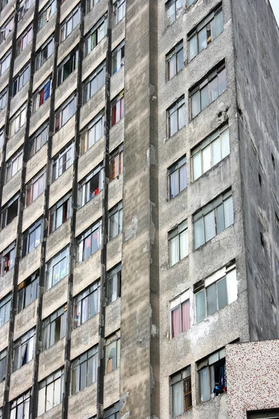 Фасад разрушенного здания в Сан-Паулу — стоковое фото
