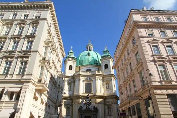 Blick auf die Peterskirche in Wien — Stockfoto