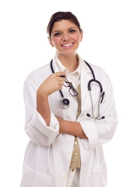 漂亮微笑族裔女性医生或护士在白色 — 图库照片