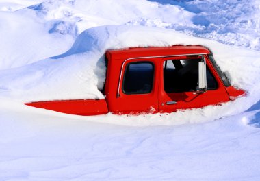 Heavy Winter Snow Truck covered clipart