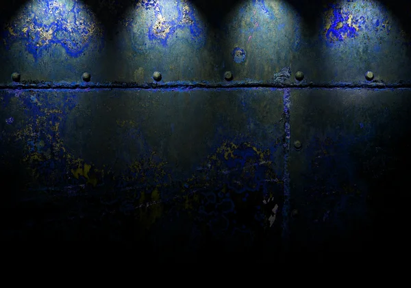 Σκουριασμένα μεταλλικό τοίχος τη νύχτα — Φωτογραφία Αρχείου