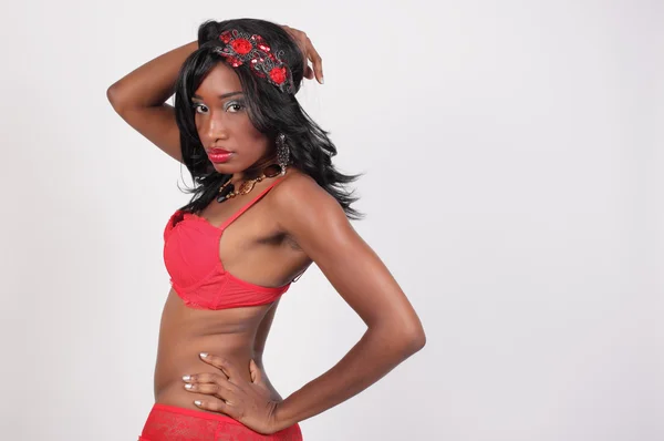 Сексуальна афро-американських модель постановки в нижній білизні — стокове фото