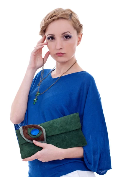 Donna in possesso di borsa e collana — Foto Stock