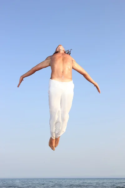 Capoeira danser op het strand — Stockfoto