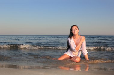 seksi sıcak esmer bikini modeli