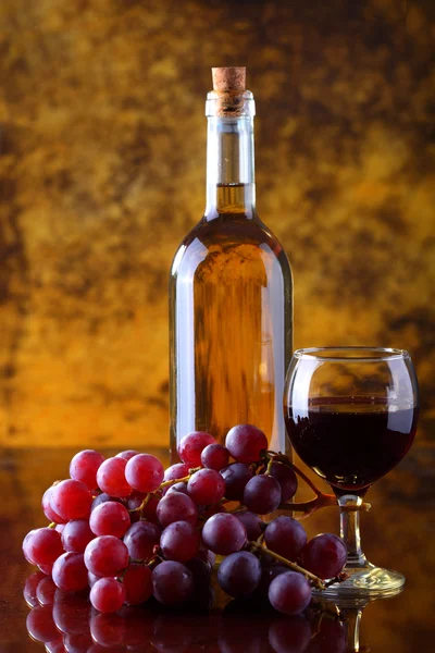Vinho com uva — Fotografia de Stock