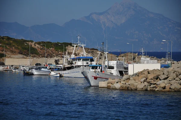 Rybářské čluny v přístavu — Stock fotografie