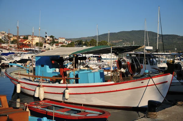 Bateaux de pêche dans le port — Photo