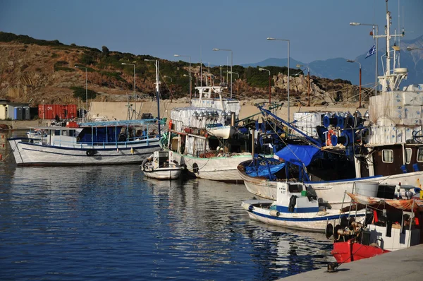 Fishing boats in the harbor — Stock Photo, Image