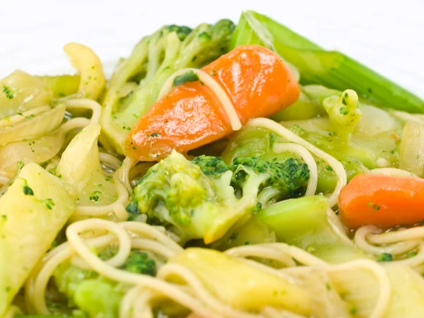 Stir Fried Vegetables and Noodles in a Light Sauce — Stock Photo, Image