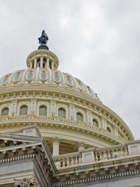 Washington DC 'deki Amerikan Bayrağı ile Birleşik Devletler Kongre Binası