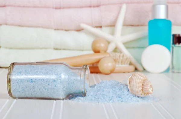 Bath salts with shell — Stock Photo, Image