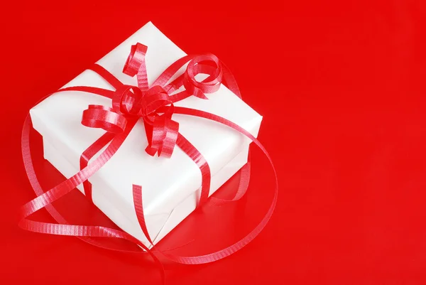 白色圣诞礼物红 — 图库照片