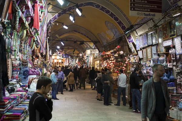 Nakupovat ve velkém bazaru, istanbul — Stock fotografie