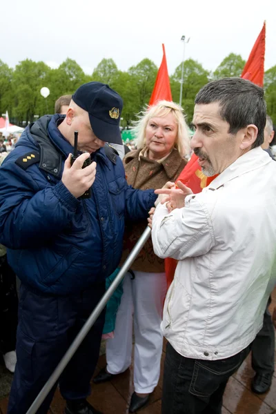 警察 aresting 国家布尔什维克成员弗拉基米尔 · 林德曼 — 图库照片