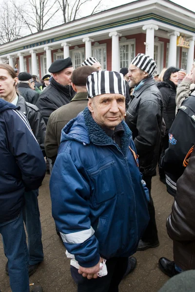 Manifestantes de comemoração da Letônia waffen ss — Fotografia de Stock