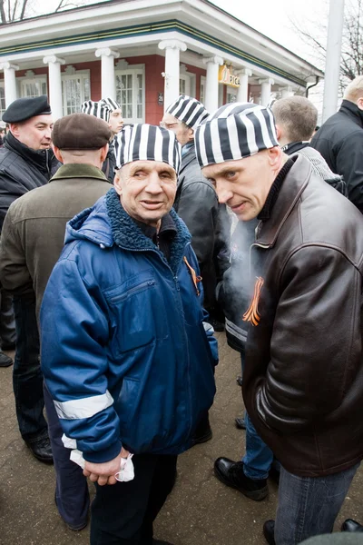 Протестующие празднование Латвии Ваффен СС — стоковое фото