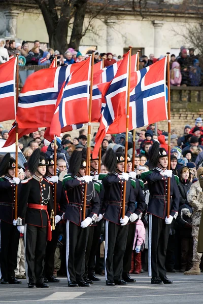 Noorse eer wacht bij militaire parade — Stockfoto