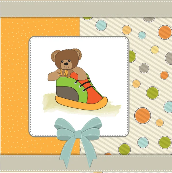 신발 속에 테디 베어를 숨겨 놓은 아기 샤워 카드 — 스톡 사진