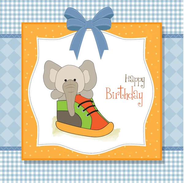 Carte d'anniversaire avec un éléphant caché dans une chaussure — Photo