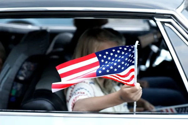 Kind mit amerikanischer Flagge — Stockfoto