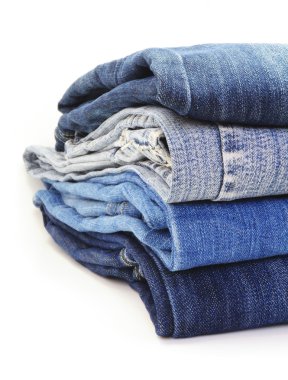 Mavi jeans yığını
