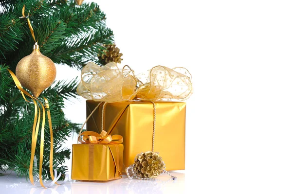 Altın christmas hediyeler — Stok fotoğraf