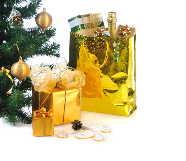 Zlatý vánoční dárky — Stock fotografie