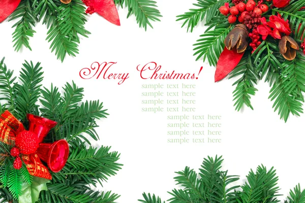 Composição de Natal. Ramos decorados de abeto isolados o — Fotografia de Stock