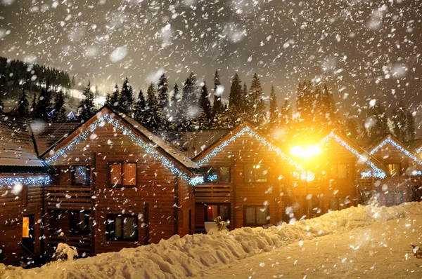 크리스마스 불빛을 가진 집 장식 — 스톡 사진