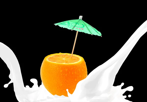 Πιτσίλισμα γάλακτος με πορτοκάλι — Φωτογραφία Αρχείου