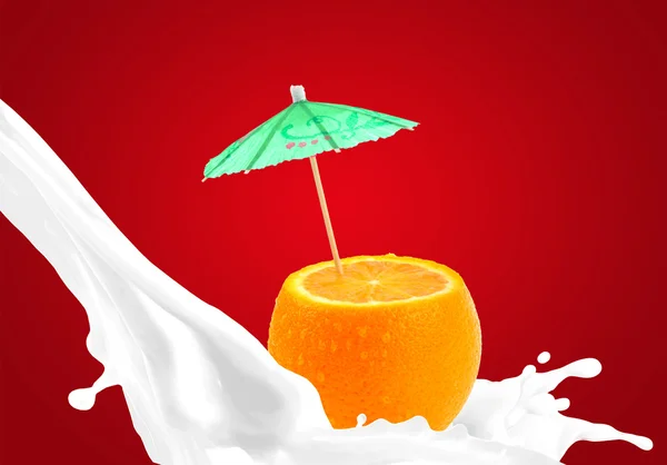 Spruzzare il latte con arancia — Foto Stock