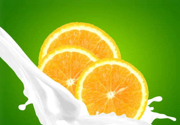 Süt ile portakal sıçramasına — Stok fotoğraf