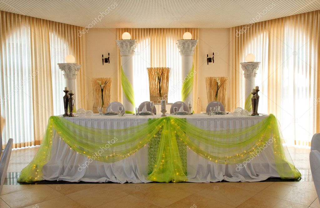 Head table for the newlyweds.