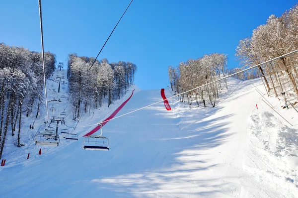 Cableway in ski resort — Stock Photo, Image
