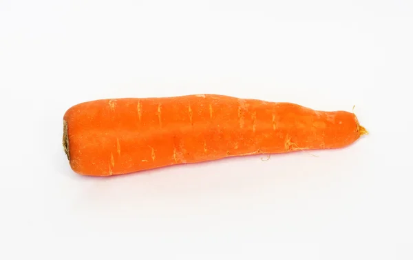 Zanahoria fresca aislada sobre un fondo blanco —  Fotos de Stock