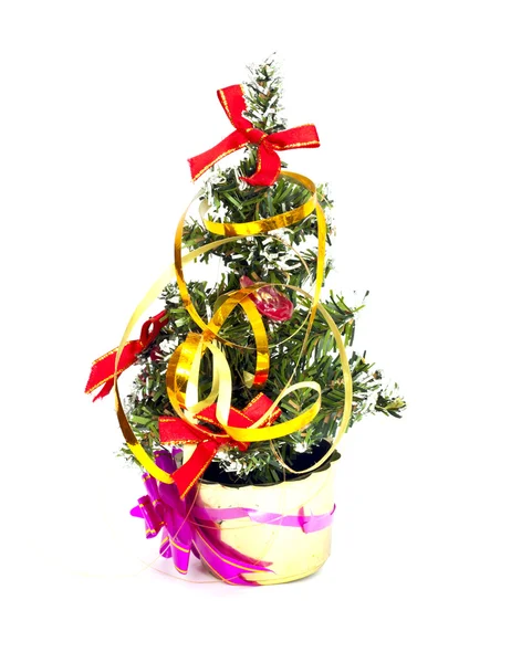 흰색 장식 된 크리스마스 전나무 트리 절연 — 스톡 사진