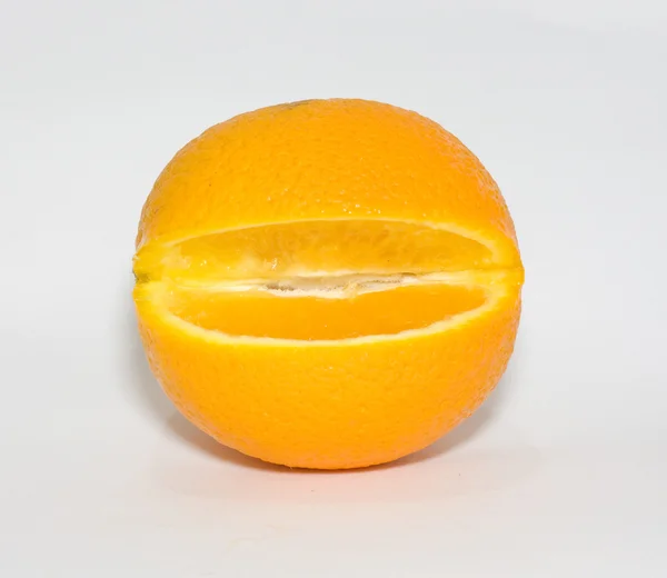Oranžové ovoce na bílém pozadí — Stock fotografie