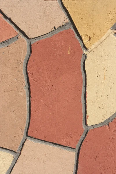 Mosaico irregular de parede ao ar livre — Fotografia de Stock