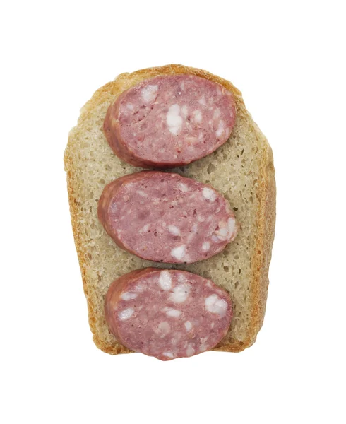 Brood met salami geïsoleerd op witte achtergrond — Stockfoto